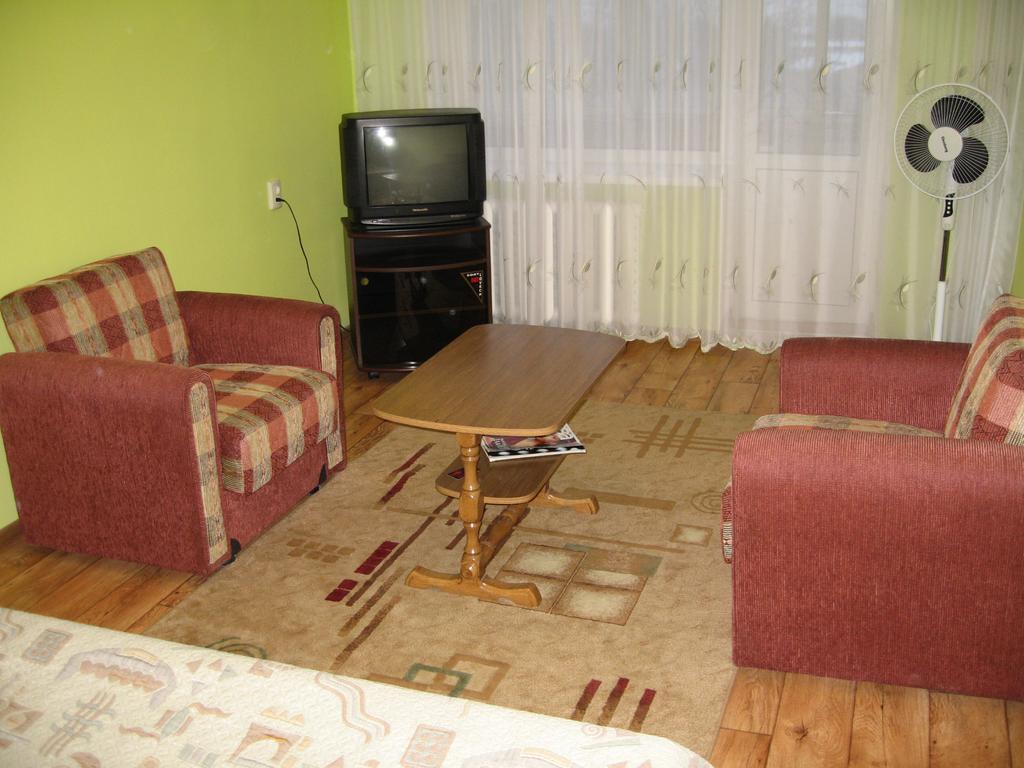 Apartment On Vasylya Chervoniya 67 Rivne Esterno foto