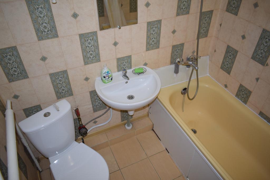 Apartment On Vasylya Chervoniya 67 Rivne Esterno foto